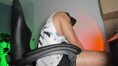 Snapshot of maxtowers chatting on 02-10-26, 12:26 Maxi online show from 02-10-26, 12:26