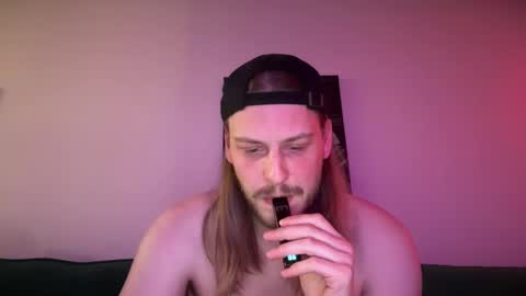 Snapshot of maxwatts95 chatting on 02-15-25, 02:37 Max Watts online show from 02-15-25, 02:37