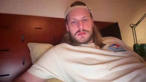 Snapshot of maxwatts95 chatting on 09-28-25, 09:03 Max Watts online show from 09-28-25, 09:03