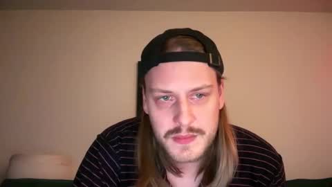 Snapshot of maxwatts95 chatting on 12-14-25, 11:20 Max Watts online show from 12-14-25, 11:20