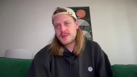 Snapshot of maxwatts95 chatting on 01-18-26, 09:18 Max Watts online show from 01-18-26, 09:18