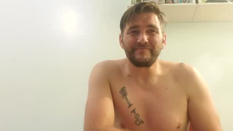 Snapshot of maxx916 chatting on 10-13-25, 07:41 Max online show from 10-13-25, 07:41