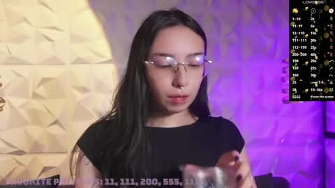 Snapshot of maxx_caprice chatting on 05-25-26, 11:05 gabby online show from 05-25-26, 11:05