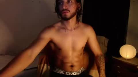 Snapshot of maxximus_10 chatting on 01-11-25, 07:17 maxximus_10 online show from 01-11-25, 07:17