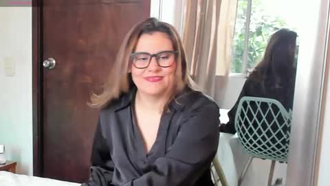 Victoria online show from 04-15-26, 12:34