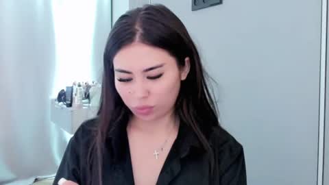 Mia online show from 07-19-26, 01:53