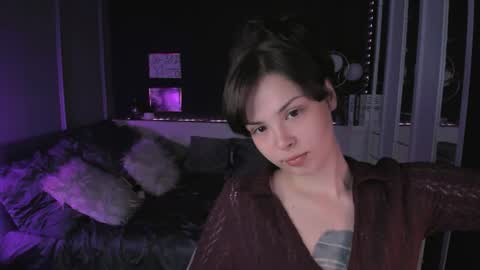 Snapshot of maya___muse chatting on 06-23-26, 02:26 Maya online show from 06-23-26, 02:26