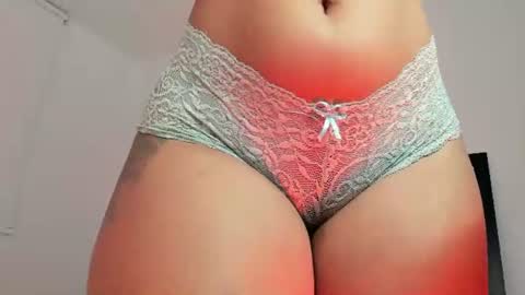 Snapshot of maya__fox chatting on 06-25-26, 12:54 OF mayitta19 online show from 06-25-26, 12:54