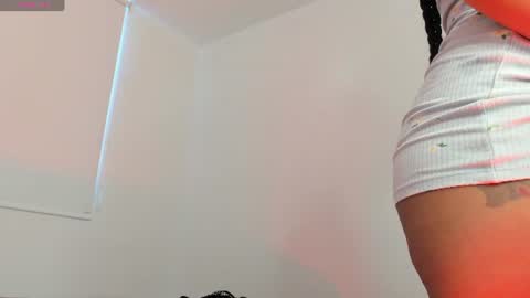 Snapshot of maya__fox chatting on 07-22-26, 08:11 OF mayitta19 online show from 07-22-26, 08:11