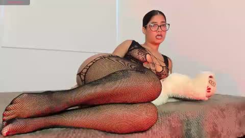 Snapshot of maya__fox chatting on 07-28-26, 08:52 OF mayitta19 online show from 07-28-26, 08:52