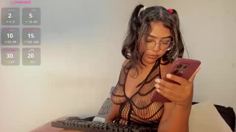 Snapshot of maya_graham_ chatting on 07-14-26, 02:16 Maya online show from 07-14-26, 02:16