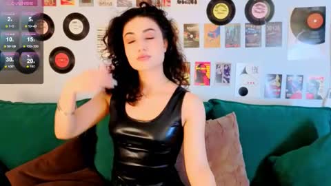 Snapshot of maya_rogerss chatting on 06-28-26, 02:56 Maya online show from 06-28-26, 02:56