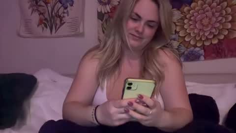 Maya Belle online show from 12-10-24, 03:09