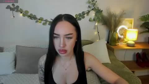 Snapshot of mayaglamourr chatting on 06-16-26, 06:27 mayaglamourr online show from 06-16-26, 06:27