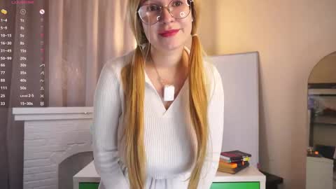Snapshot of maybellebyone chatting on 04-26-26, 05:54 Milina online show from 04-26-26, 05:54