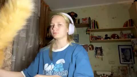 Snapshot of maybelleensminger chatting on 10-03-25, 04:15 Lola online show from 10-03-25, 04:15