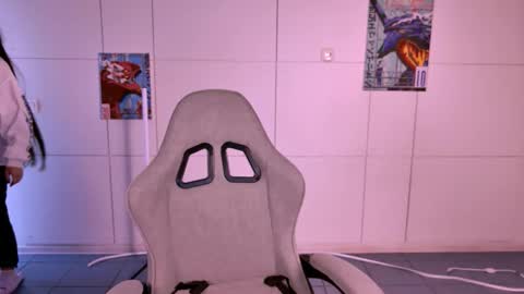 maybloom_ online show from 11-27-25, 05:26