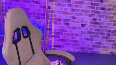 maybloom_ online show from 04-15-26, 02:24