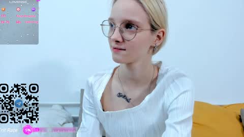 Snapshot of maydaguy chatting on 01-06-25, 12:46 Megan online show from 01-06-25, 12:46