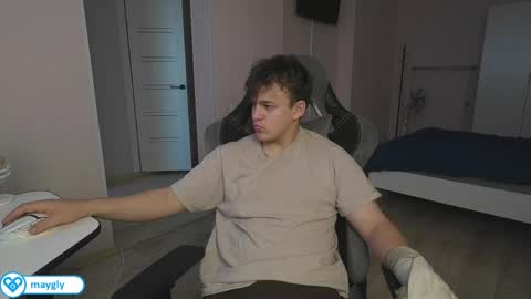 Snapshot of maygly chatting on 05-25-26, 07:03 Slava and Alextatto online show from 05-25-26, 07:03