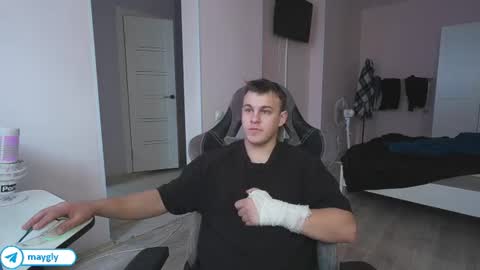 Snapshot of maygly chatting on 06-18-26, 09:58 Slava and Alextatto online show from 06-18-26, 09:58