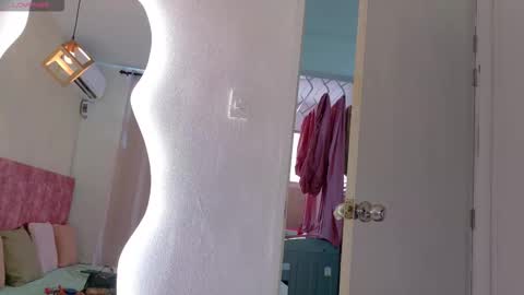 Rousse online show from 03-22-26, 12:41