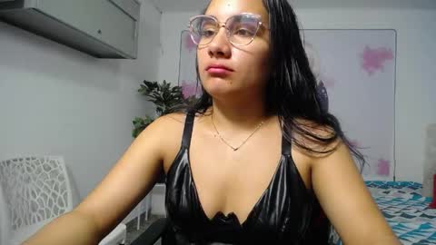 Snapshot of maylin_hornyy19 chatting on 04-27-26, 07:01 Maylin online show from 04-27-26, 07:01