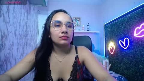 Snapshot of maylin_hornyy19 chatting on 05-03-26, 07:09 Maylin online show from 05-03-26, 07:09
