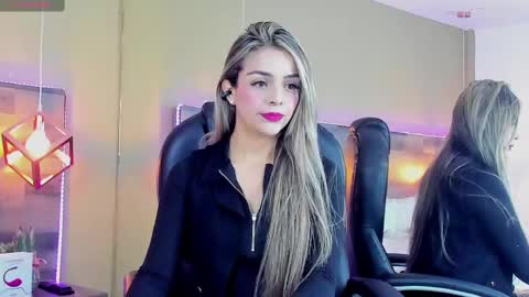 MaylinFox online show from 01-07-25, 01:03