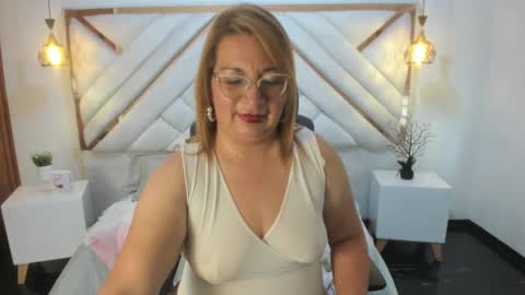 Snapshot of maylinleee chatting on 03-12-25, 09:03 Mailyn online show from 03-12-25, 09:03