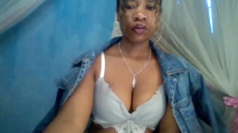 Snapshot of mayrah5 chatting on 06-21-26, 06:27 mayrah online show from 06-21-26, 06:27