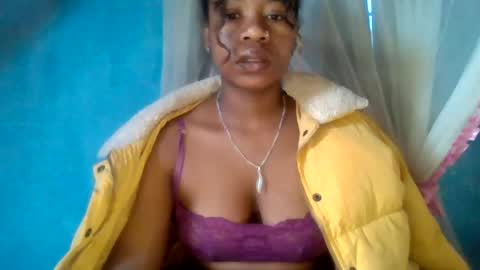 Snapshot of mayrah5 chatting on 06-24-26, 06:12 mayrah online show from 06-24-26, 06:12