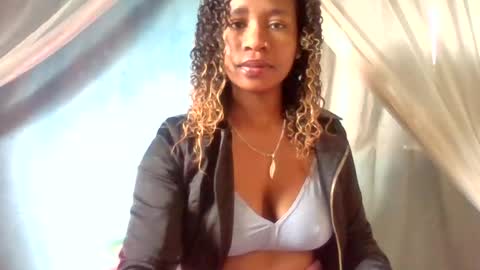 Snapshot of mayrah5 chatting on 06-30-26, 06:14 mayrah online show from 06-30-26, 06:14