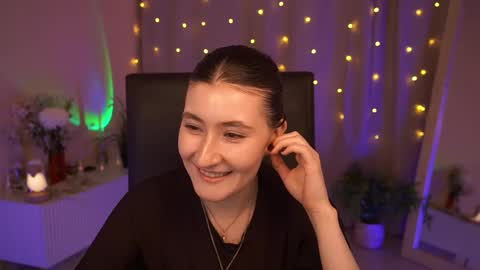 Snapshot of mayshawty chatting on 05-23-26, 05:45 May online show from 05-23-26, 05:45