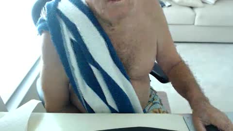 Snapshot of mbeastie chatting on 05-22-26, 05:07 Beastie online show from 05-22-26, 05:07