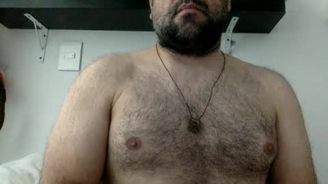 Snapshot of mbotve chatting on 07-06-26, 03:03 VzlaMan online show from 07-06-26, 03:03