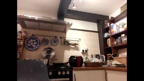 mccock16cm online show from 02-10-25, 05:30