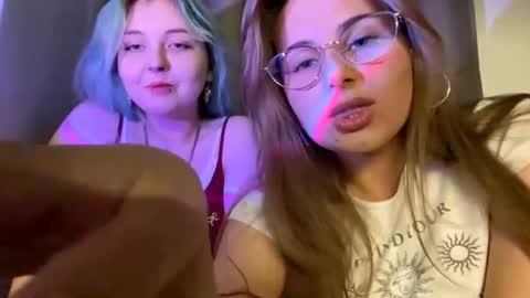 Snapshot of mckenzieflorczak chatting on 07-29-26, 04:27 Anne and Ellie online show from 07-29-26, 04:27