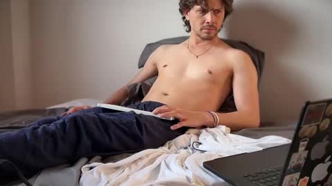 mcklister online show from 04-05-26, 01:19