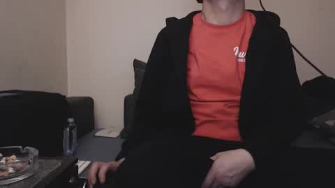 Snapshot of mcmike_es chatting on 11-03-25, 07:59 Mike online show from 11-03-25, 07:59