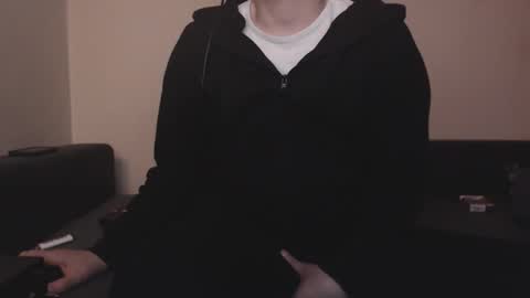 Snapshot of mcmike_es chatting on 11-21-25, 08:51 Mike online show from 11-21-25, 08:51