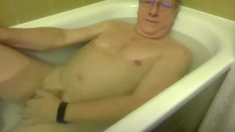 Snapshot of mcswis6 chatting on 12-05-24, 05:28 mcswis6 online show from 12-05-24, 05:28