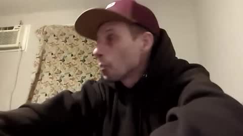 Snapshot of meanfinger chatting on 02-27-26, 06:46 Jizzy online show from 02-27-26, 06:46