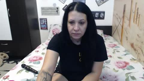 Snapshot of meaowmela chatting on 05-27-26, 06:54 MeaowMela online show from 05-27-26, 06:54