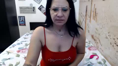 Snapshot of meaowmela chatting on 06-22-26, 06:21 MeaowMela online show from 06-22-26, 06:21