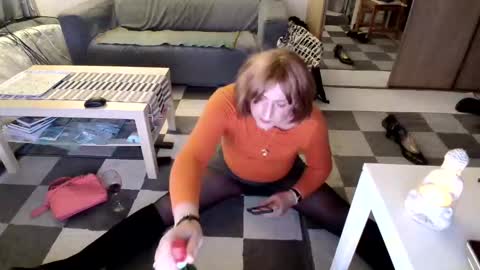 Snapshot of meazenfree2617 chatting on 11-19-25, 06:52 meazenfree2617 online show from 11-19-25, 06:52