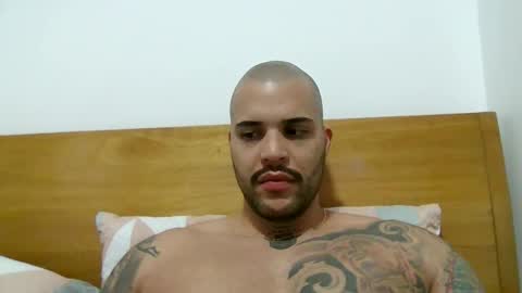 Snapshot of medellindrak chatting on 01-08-25, 01:53 filippoae online show from 01-08-25, 01:53