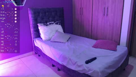 Snapshot of medelynevans chatting on 12-21-24, 10:40 medelyn Instagram mady evans13 online show from 12-21-24, 10:40