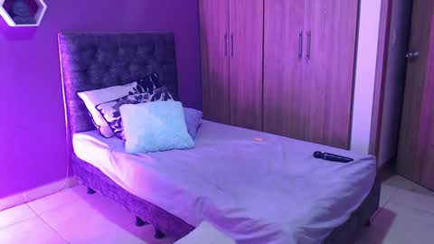 Snapshot of medelynevans chatting on 01-31-25, 11:03 medelyn Instagram mady evans13 online show from 01-31-25, 11:03