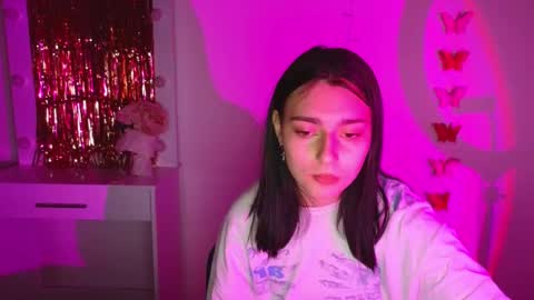 Snapshot of medina_andress chatting on 03-09-25, 07:26 Dina online show from 03-09-25, 07:26